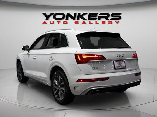 2022 Audi Q5 45 S line Premium Plus