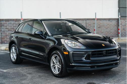2023 Porsche Macan Base