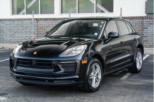 2023 Porsche Macan Base