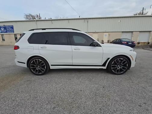 2024 BMW X7 M60i