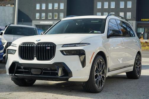 2024 BMW X7 M60i