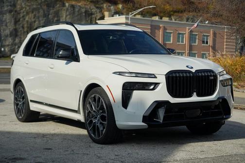 2024 BMW X7 M60i