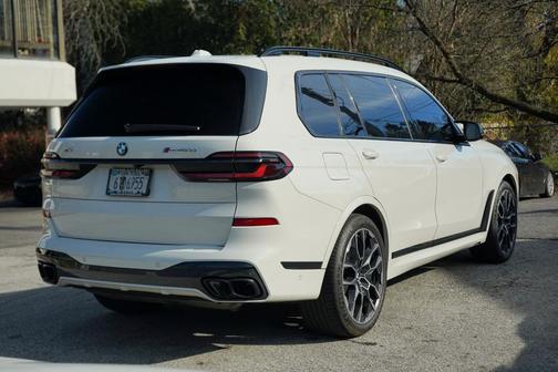 2024 BMW X7 M60i