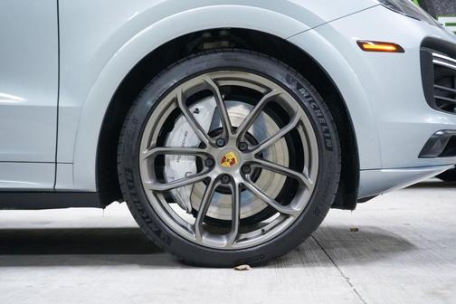 2020 Porsche Cayenne Turbo