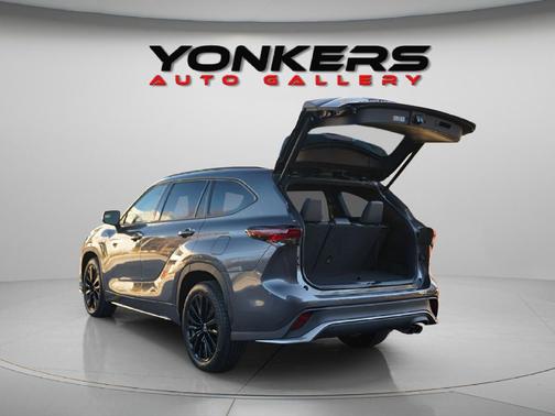 2025 Toyota Highlander XSE