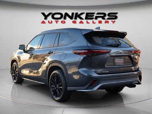 2025 Toyota Highlander XSE