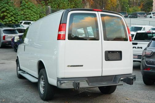 2024 Chevrolet Express 2500 RWD 2500 Regular Wheelbase WT