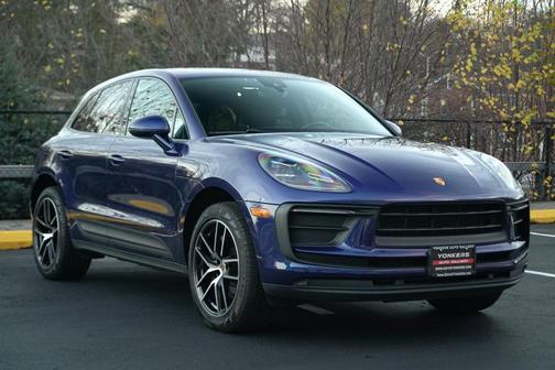 2022 Porsche Macan Base (PDK)