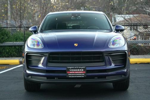 2022 Porsche Macan Base (PDK)