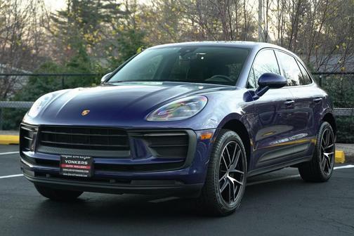 2022 Porsche Macan Base (PDK)