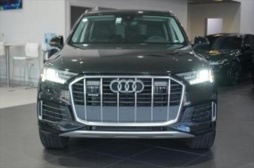 2024 Audi Q7 45 Premium Plus