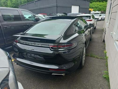 2018 Porsche Panamera 4