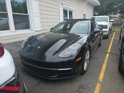 2018 Porsche Panamera 4