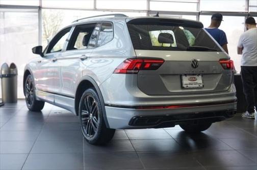 2022 Volkswagen Tiguan 2.0T SE R-Line Black 4MOTION