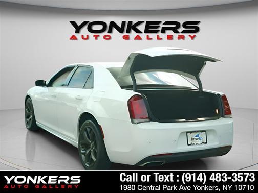 2021 Chrysler 300 Touring