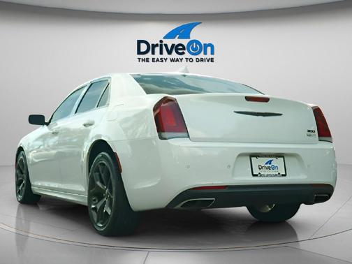 2021 Chrysler 300 Touring