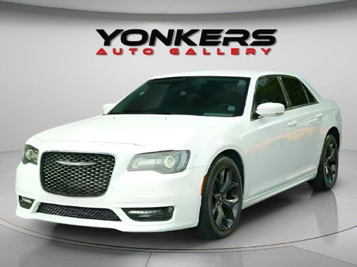 2021 Chrysler 300 Touring
