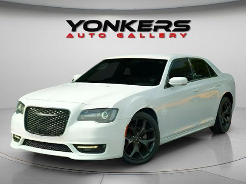 2021 Chrysler 300 Touring