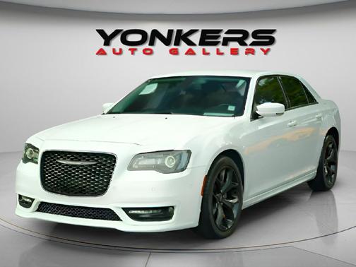 2021 Chrysler 300 Touring
