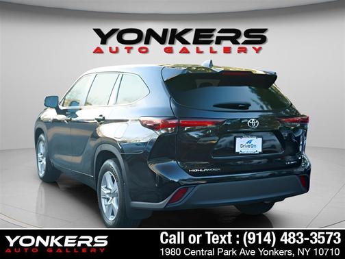 2024 Toyota Highlander LE