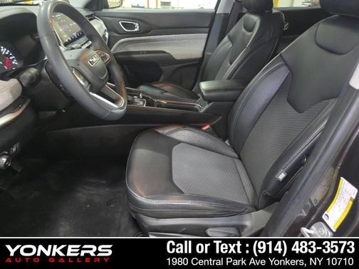 Granite Crystal Metallic Clearcoat 2022 Jeep Compass Latitude