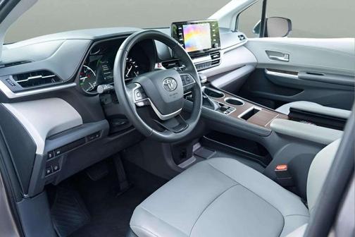 2022 Toyota Sienna XLE