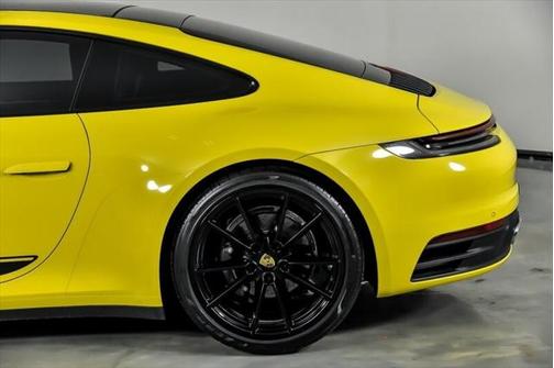 2021 Porsche 911 Carrera