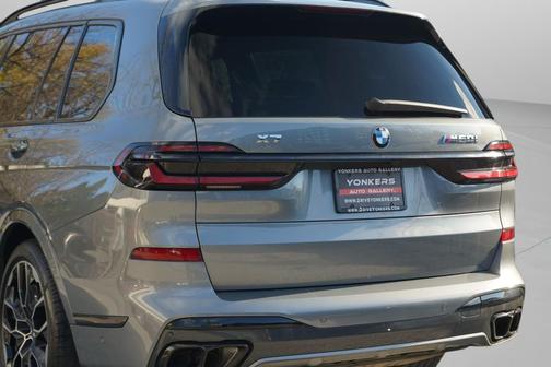 2024 BMW X7 M60i