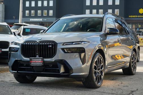 2024 BMW X7 M60i
