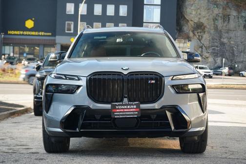 2024 BMW X7 M60i