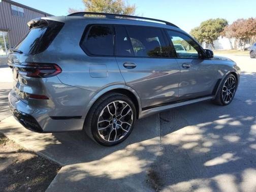 2024 BMW X7 M60i