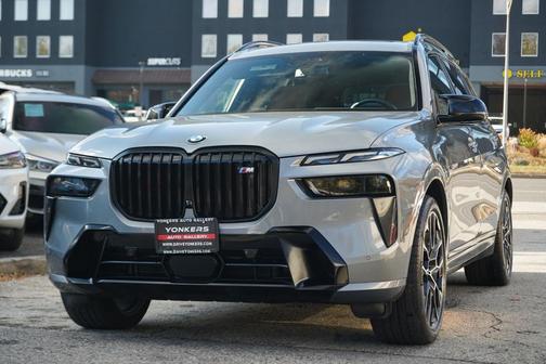 2024 BMW X7 M60i