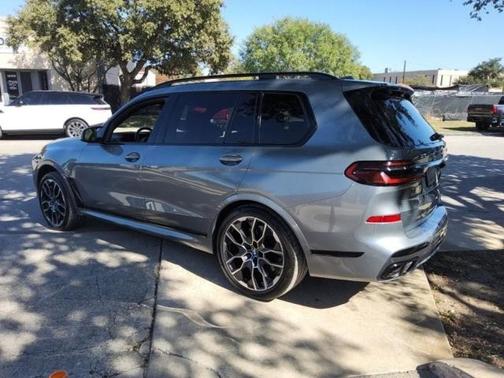 2024 BMW X7 M60i