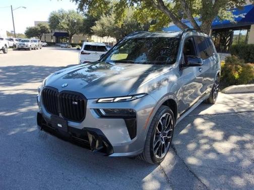 2024 BMW X7 M60i