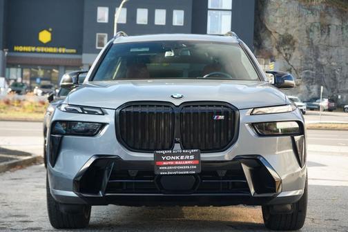 2024 BMW X7 M60i