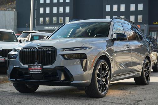 2024 BMW X7 M60i