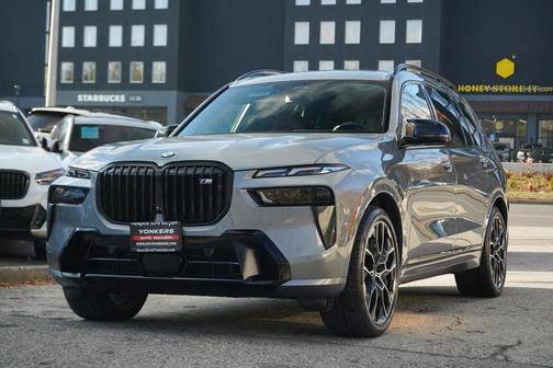 2024 BMW X7 M60i