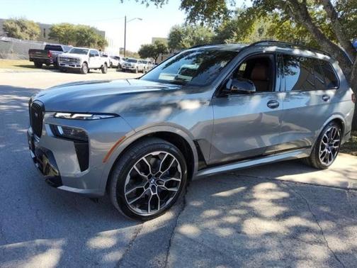 2024 BMW X7 M60i