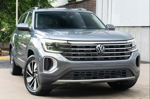 2025 Volkswagen Atlas 2.0T SE w/Technology 4MOTION