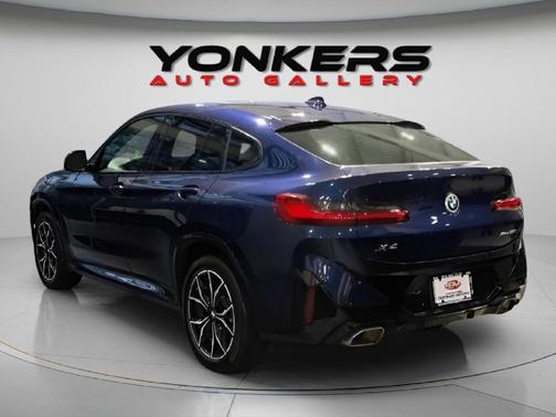 2022 BMW X4 xDrive30i