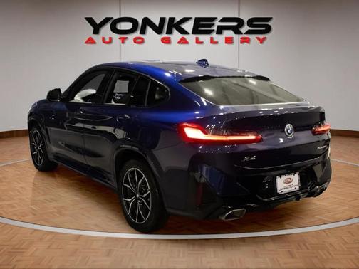2022 BMW X4 xDrive30i