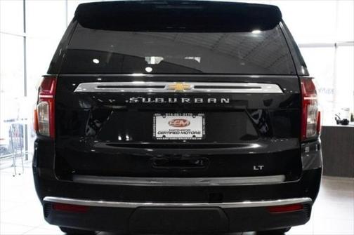 2023 Chevrolet Suburban LT
