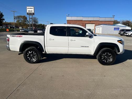2022 Toyota Tacoma SR