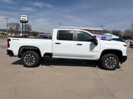 2026 Chevrolet Silverado 2500 Custom