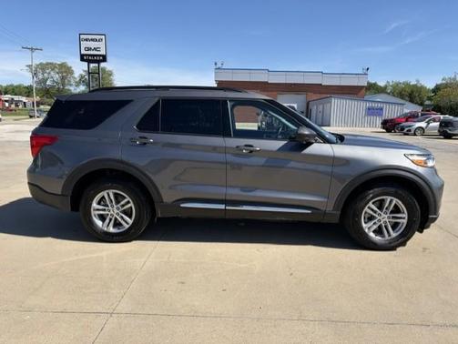 Carbonized Gray Metallic 2024 Ford Explorer XLT