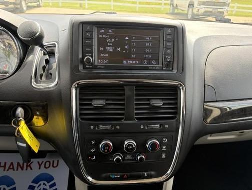 White Knuckle Clearcoat 2020 Dodge Grand Caravan SE