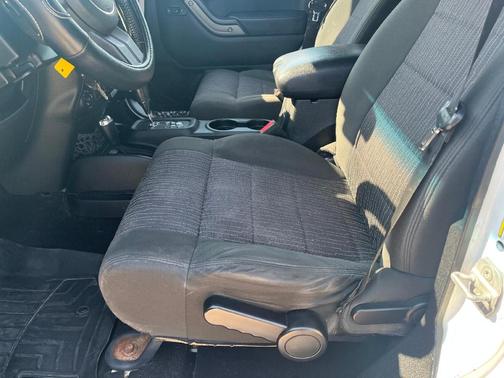 2012 Jeep Wrangler Unlimited Sport