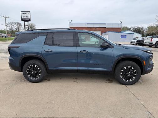 Lakeshore Blue Metallic 2026 Chevrolet Traverse Z71