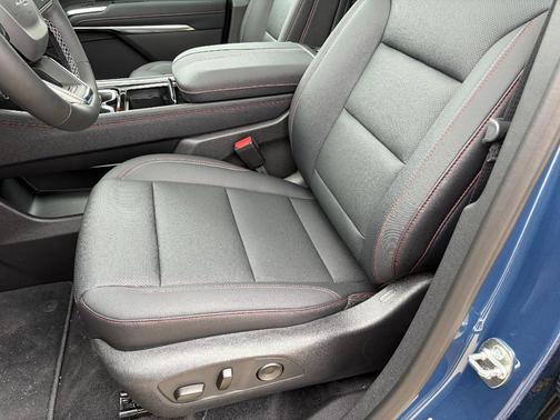 Lakeshore Blue Metallic 2026 Chevrolet Traverse Z71