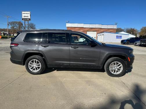 2022 Jeep Grand Cherokee L Laredo